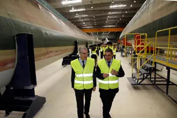 El conselleiro de Econom&iacute;a visita la f&aacute;brica de Gamesa