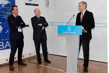 El conselleiro de Econom&iacute;a, Empleo e Industria, visit&oacute;, junto al director general del CDTI, Francisco Mar&iacute;n, las instalaciones del Grupo Antol&iacute;n en Vigo