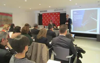 Seminario en el Colegio de Economistas de A Coru&ntilde;a.