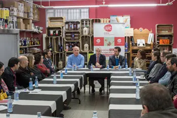 Francisco Conde en el desayuno de AJE Ourense en Ver&iacute;n./B.M.