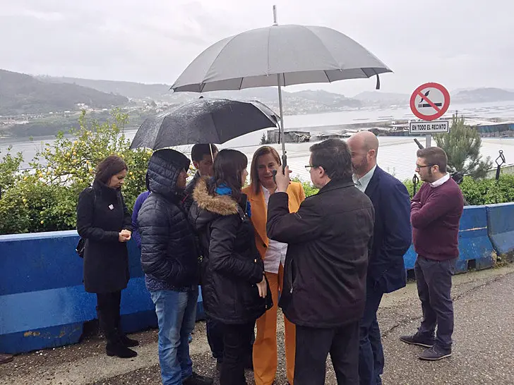 Carmela Silva visit&oacute; las instalaciones de Fandicosta en Moa&ntilde;a, que sufrieron este lunes un devastador incendio.