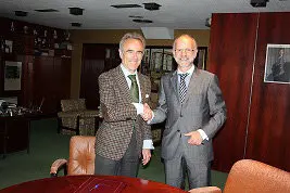 En la firma participaron el presidente de la C&aacute;mara, Marcelo Castro-Rial Schuler, y el director territorial de Espa&ntilde;aDuero, Jos&eacute; Luis S&aacute;nchez Seco.