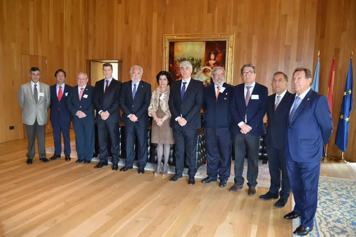 Miguel &Aacute;ngel Santalices con los decanos de Economistas y presidentes de Titulados Mercantiles.