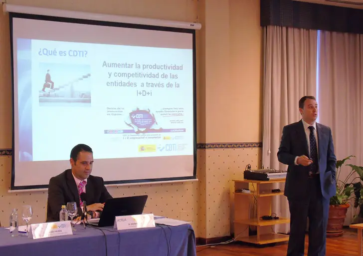 Carlos Toledo, direcci&oacute;n de Promoci&oacute;n y Cooperaci&oacute;n de CDTI, durante su presentaci&oacute;n.