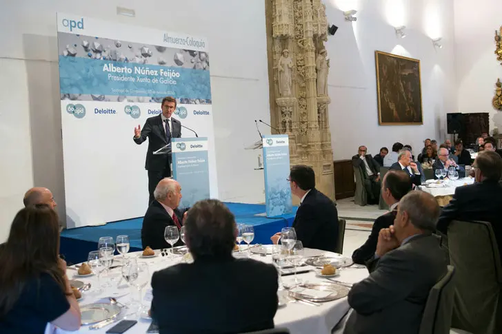 Feij&oacute;o particip&oacute; en el almuerzo-coloquio organizado por la APD en Santiago.