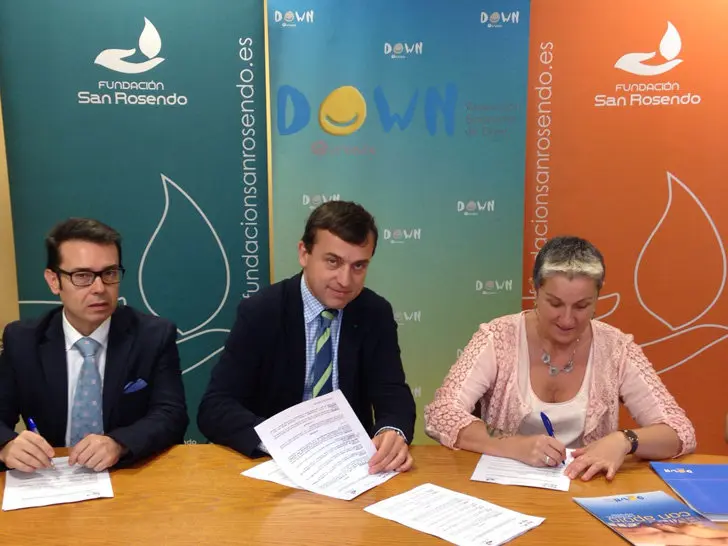 Daniel Fern&aacute;ndez, responsable de RRHH de la Fundaci&oacute;n San Rosendo, Jose Luis Gavela, presidente de la Fundaci&oacute;n San Rosendo y Mara Prieto, presidenta de la asociaci&oacute;n Down Ourense.