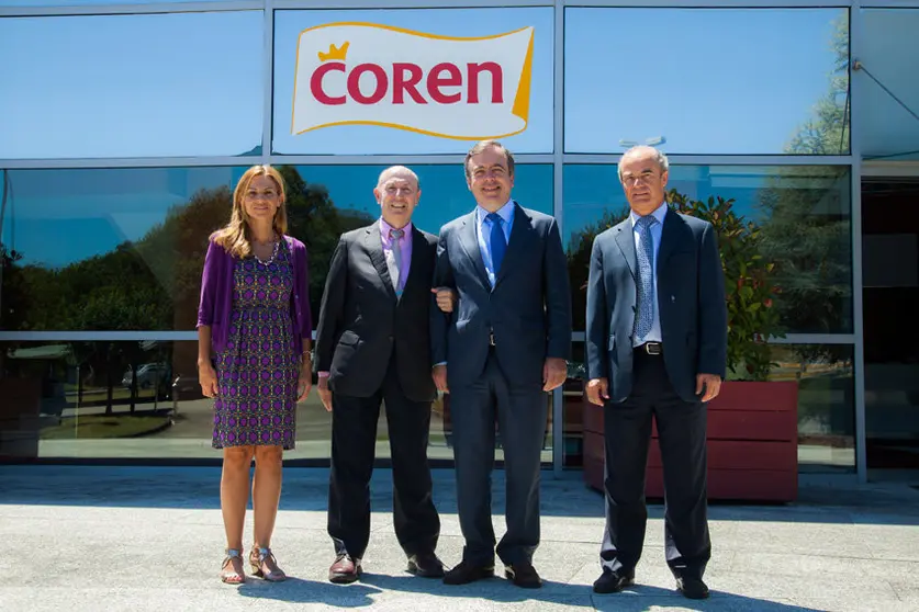 Mar&iacute;a G&oacute;mez-Franqueira, , Manuel G&oacute;mez-Franqueira, Francisco Botas y Emilio Rial, en las instalaciones del Grupo Coren.