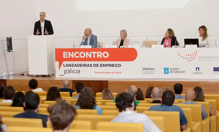 El conselleiro de Econom&iacute;a, en la jornada sobre las Lanzaderas de Empleo./X.CRESPO.