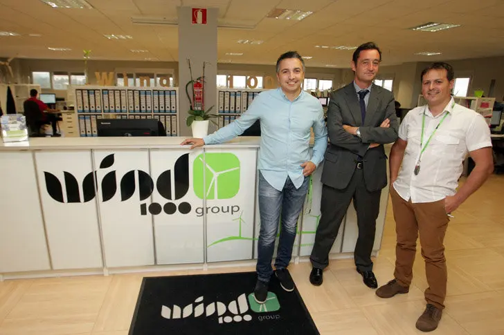 Javier Aguilera visit&oacute; las instalaciones de Wind1000 Services en el pol&iacute;gono de Costa Vella en Santiago./C.PAZ.
