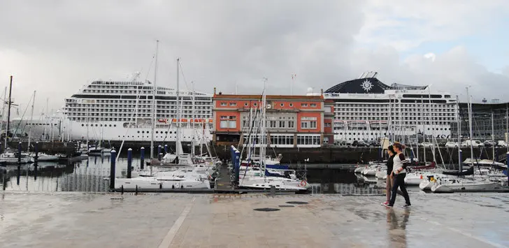 Escala del "MSC Musica" en el puerto de A Coru&ntilde;a.