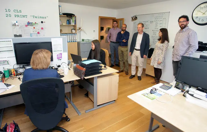 El director de Xesgalicia visit&oacute; la empresa compostelana Teima Desenvolvemento./C.PAZ.
