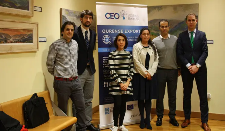 Rub&eacute;n Gil, de Tamarindo; Carlos Fern&aacute;ndez, de UNVI; Greta Rodr&iacute;guez, de Tamarindo; Adriana Cao, directora de Pexga en M&eacute;xico; Jaime Pereira, secretario de la CEO, y Raymond Galj&eacute;, de Aceites Abril.