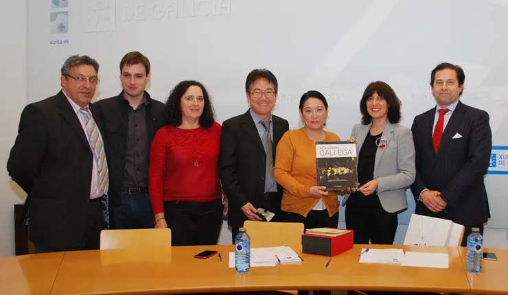 La conselleira de Medio Rural (segunda por la derecha) con la delegaci&oacute;n china.