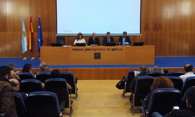 O director xeral de Orientaci&oacute;n e Promoci&oacute;n Laboral, Alfonso Marnotes, e o director xeral de Educaci&oacute;n, Formaci&oacute;n Profesional e Innovaci&oacute;n Educativa, Manuel Corredoira, mantiveron hoxe en Santiago unha xuntanza cos directores de centros de ESO e FP