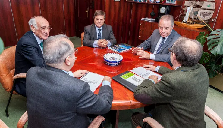 Representantes de la C&aacute;mara de Comercio de A Coru&ntilde;a y la Fundaci&oacute;n Inade.