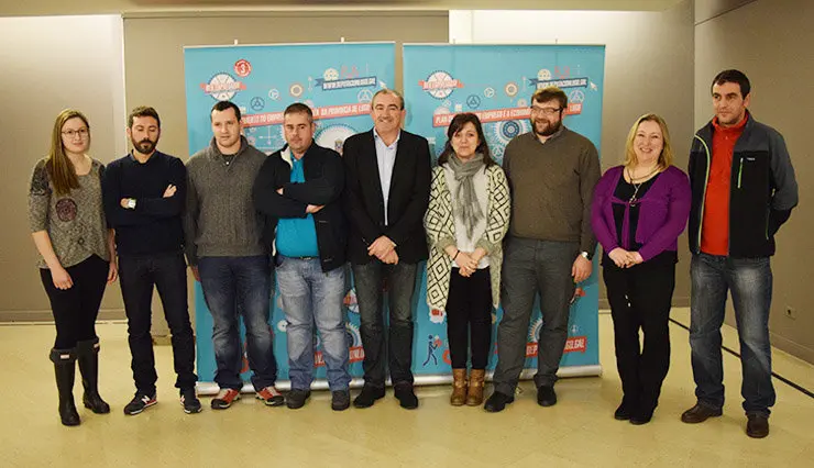 O presidente da Deputaci&oacute;n de Lugo (centro) na presentaci&oacute;n do "Ben Empregado 3".