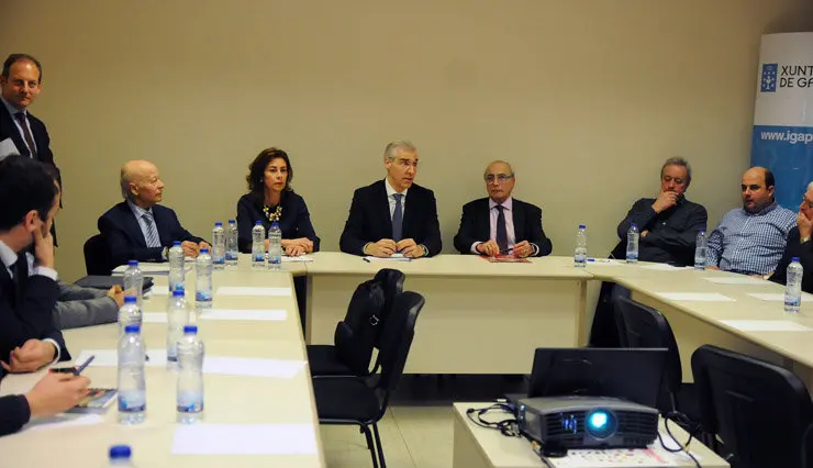 Networking del conselleiro de Econom&iacute;a con empresarios del pol&iacute;gono de O Vinte&uacute;n en Ourense.