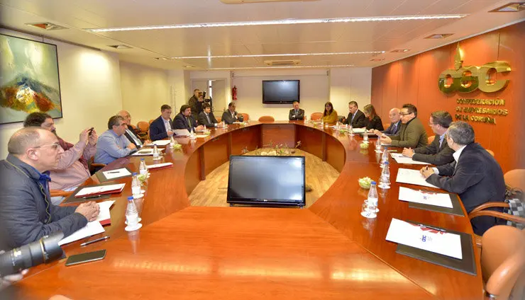 Ant&oacute;n Arias en su reuni&oacute;n con los &oacute;rganos directivos de la CEC.