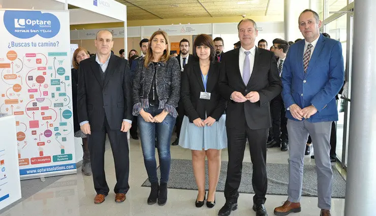 Responsables das tres escolas de enxe&ntilde;ar&iacute;a xunto ao reitor da Universidade de Vigo e &aacute; ./DUVI
