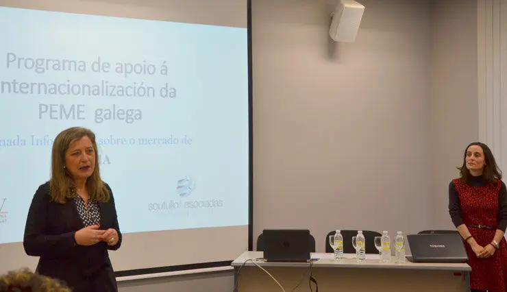 Teresa Pedrosa en la apertura de la jornada sobre India.