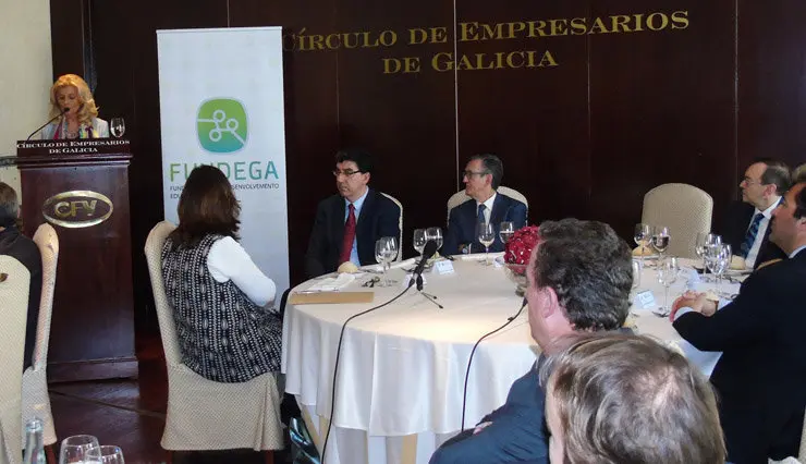 La ex ministra Isabel Tocino, en un momento del almuerzo coloquio en el C&iacute;rculo de Empresarios de Galicia.