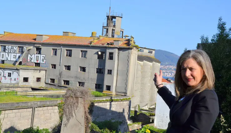 Pedrosa, con el edificio de la Panificadora al fondo.