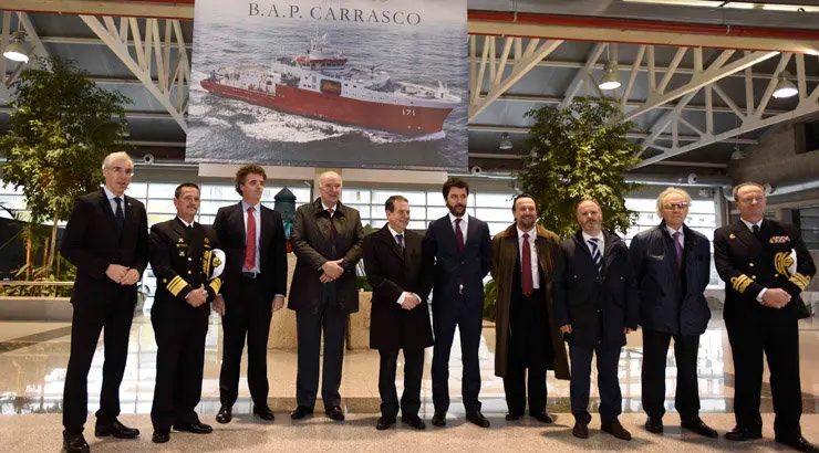 Autoridades en la entrega del buque oceanogr&aacute;fico Carrasco./P.HERN&Aacute;NDEZ GAMARRA.
