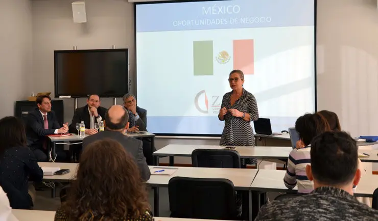 Teresa Pedrosa en la jornada sobre el mercado mexicano en la Zona Franca.