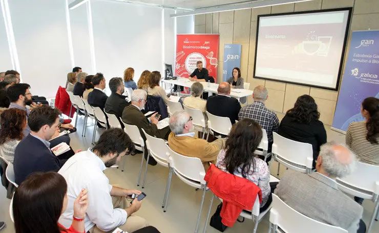 La directora de la Gain particip&oacute; en un Bioalmorzo organizado por Bioga./C.PAZ.