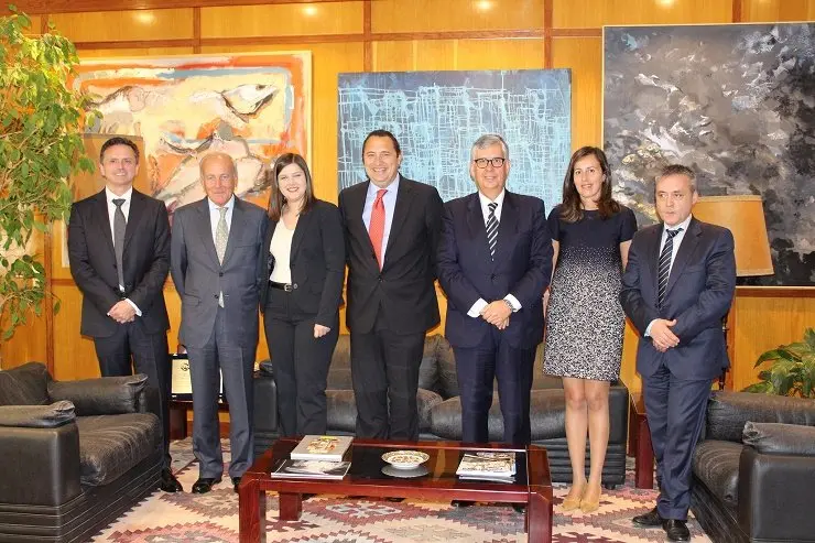 Delegaci&oacute;n de Vegalsa-Eroski recibidos por miembros de ANFACO.