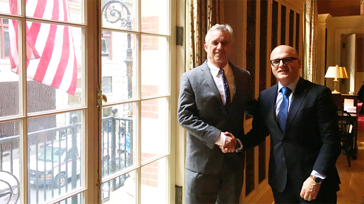 El presidente de la Diputaci&oacute;n de Ourense se entrevist&oacute; con Robert Keneddy Jr. en una reciente visita en Nueva York.