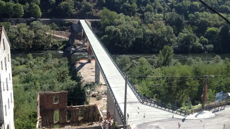 Puente sobre el Mi&ntilde;o en Os Peares, obra adjudicada por la Xunta.