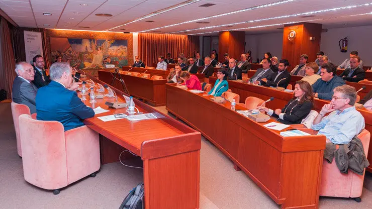 Asistentes a la sesi&oacute;n sobre ciberdelincuencia.