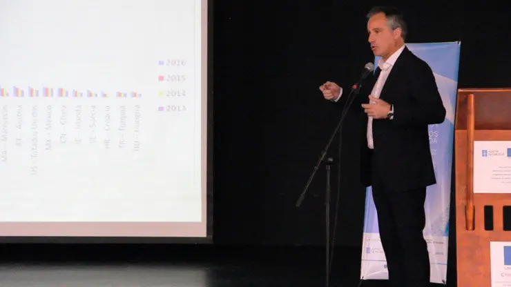 Alberto Rocha, secretario de COINTEGA, en su ponencia.