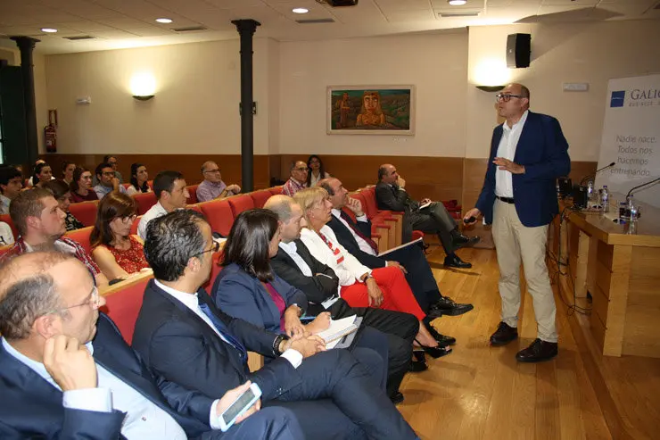 Manuel Alonso Coto en un momento de la charla en la CEO.