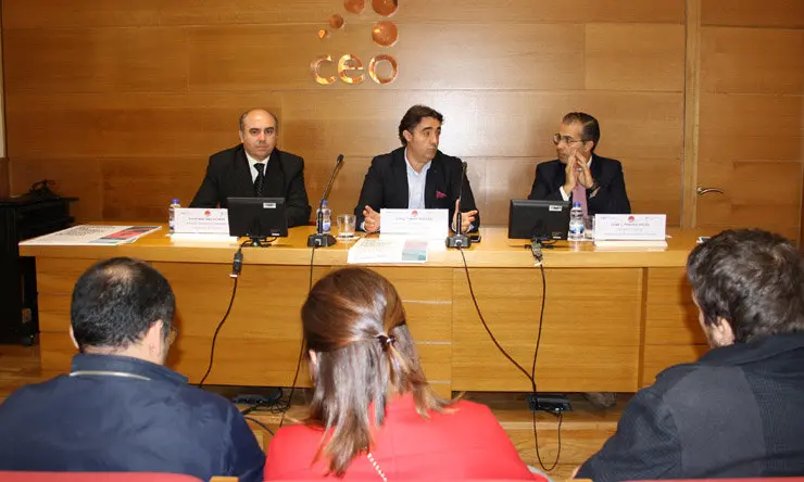 David Mart&iacute;nez, Jorge Pumar y Jaime Pereira presentaron el curso .