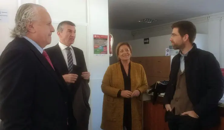 a presidenta de la Autoridad Portuaria, Sagrario Franco; el presidente de la Asociaci&oacute;n de J&oacute;venes Empresarios de Pontevedra (AJE Pontevedra), Pablo Fern&aacute;ndez; el gerente de IGAPE Nova, Guillermo Vi&ntilde;a; y el economista de la Federaci&oacute;n de Empresarios de la Comarca de Arousa (FECA) Manuel M&iacute;guez.