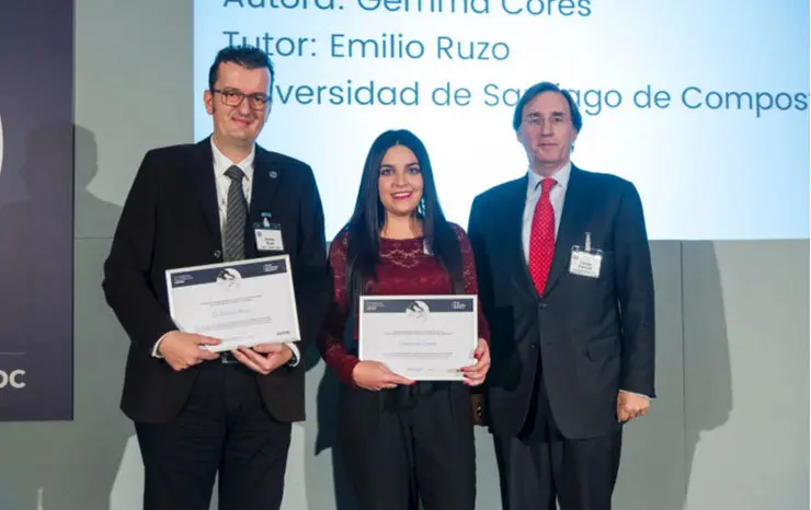 Emilio Ruzo, Gemma Cores y Tom&aacute;s Pascual, en la entrega del galard&oacute;n./AECOC.