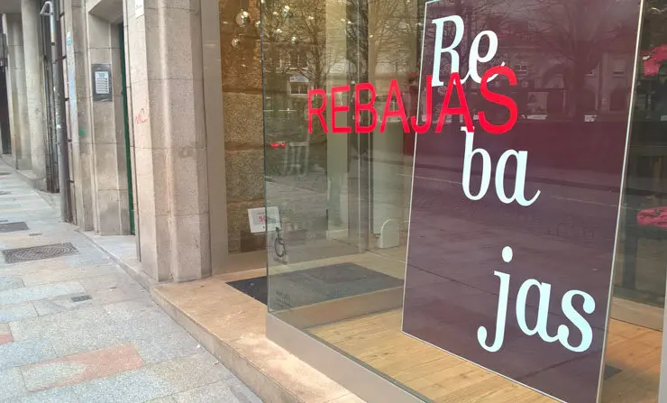 Muchos comercios no han aguardado al tradicional 7 de enero para iniciar el periodo de rebajas.