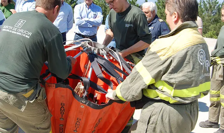 Os interesados poder&aacute;n acreditarse, entre outras profesi&oacute;ns, en extinci&oacute;n de incendios e salvamento; tanatopraxia; e operaci&oacute;ns de vixilancia e extinci&oacute;n de incendios forestais e apoio a continxencias no medio natural e rural.