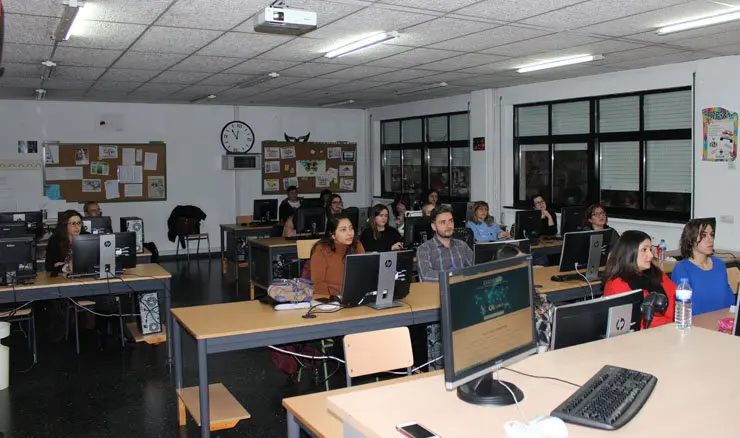 T&eacute;cnicos de la CEO divulgaron los programas de internacionalizaci&oacute;n en el CIFP Portovello.