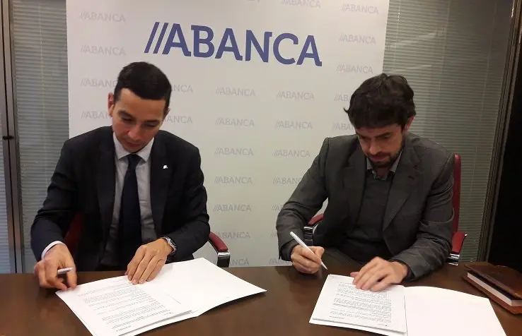 Javier Soto y Fernando L&oacute;pez Mera firmaron el convenio.
