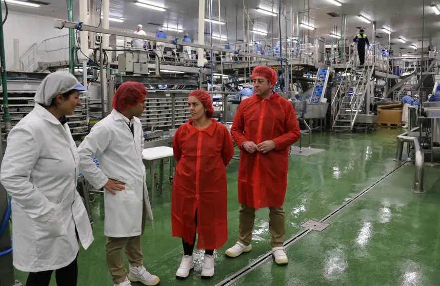 La directora de la Gain, Patricia Argerey, en las instalaciones de Cabomar Congelados.