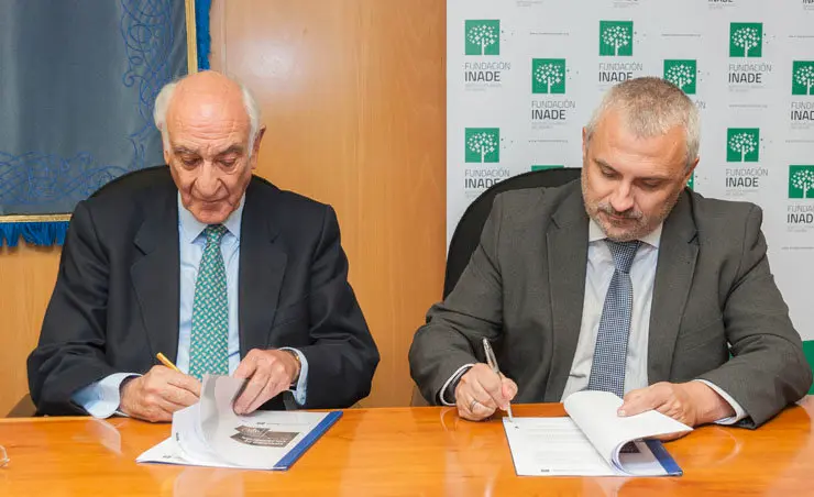os&eacute; Luis Calder&oacute;n Garc&iacute;a, Director General de SANTA LUC&Iacute;A, y Antonio Cobi&aacute;n Varela, presidente del Patronato de Fundaci&oacute;n Inade.
