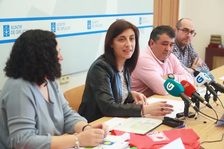 Bel&eacute;n do Campo, &Aacute;ngeles V&aacute;zquez, Francisco L&oacute;pez e Javier Garc&iacute;a na presentaci&oacute;n da memoria do Craega.