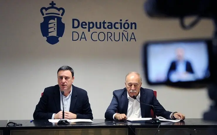 O presidente da Deputaci&oacute;n da Coru&ntilde;a, Valent&iacute;n Gonz&aacute;lez, e o deputado de Promoci&oacute;n Econ&oacute;mica e Emprego, Jos&eacute; Luis Garc&iacute;a, na presentaci&oacute;n dos datos do PEL.