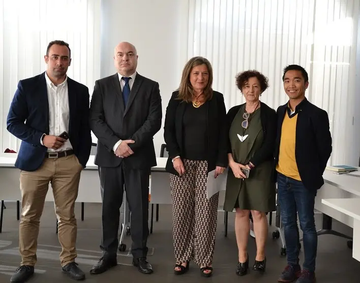 Representantes de la consultora Opera Global y las empresas Plan B y Kiwi Atl&aacute;ntico con la delegada del Consorcio y la directora de Internacionalizaci&oacute;n.