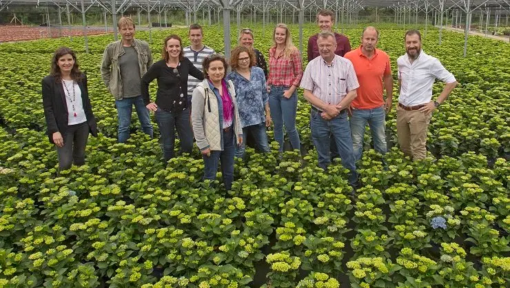 Los productores europeos, en los invernaderos de Viveiros R&iacute;o Tollo.