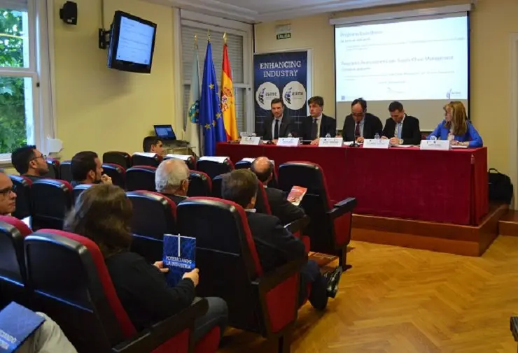 De de izquierda a derecha: Pablo Fidalgo
(Director de Proyectos de Asime), Ram&oacute;n Garc&iacute;a (Director de
Innovaci&oacute;n y Proyectos CEL y Director General CITET), August
Casanovas (Socio Fundador del INSTITUTO LEAN
MANAGEMENT), Alejandro Est&eacute;vez (Supply Chain Manager de
Genesal Energy) y Maite G&oacute;mez (Directora del Master en Supply
Chain Management de Galicia Business School.