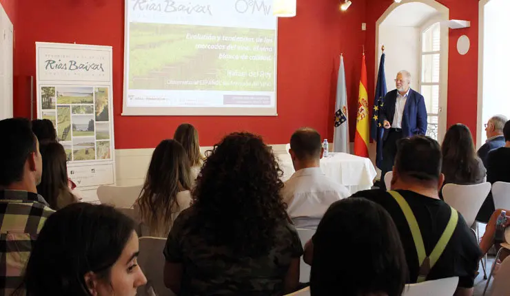 Exposici&oacute;n por parte del director general del Observatorio Espa&ntilde;ol del Mercado del Vino, Rafael del Rey.